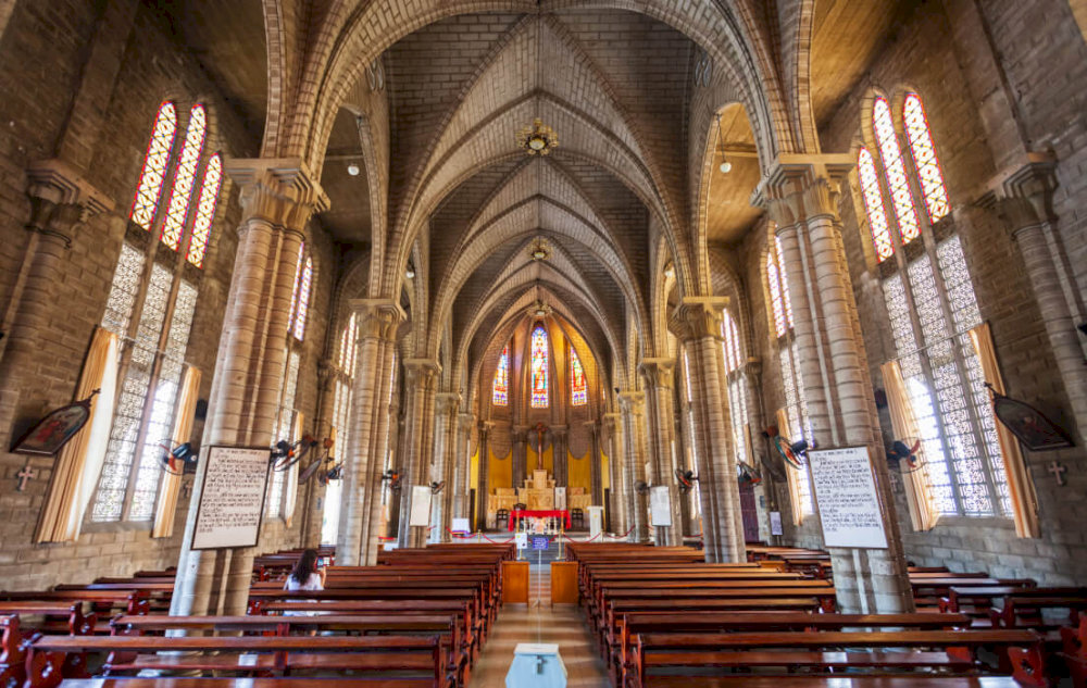 These arches not only support the structure but also draw the eye upward, enhancing the spiritual atmosphere of the space 